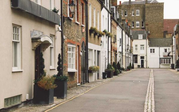 How to Choose the Right Property to Renovate for Maximum ROI